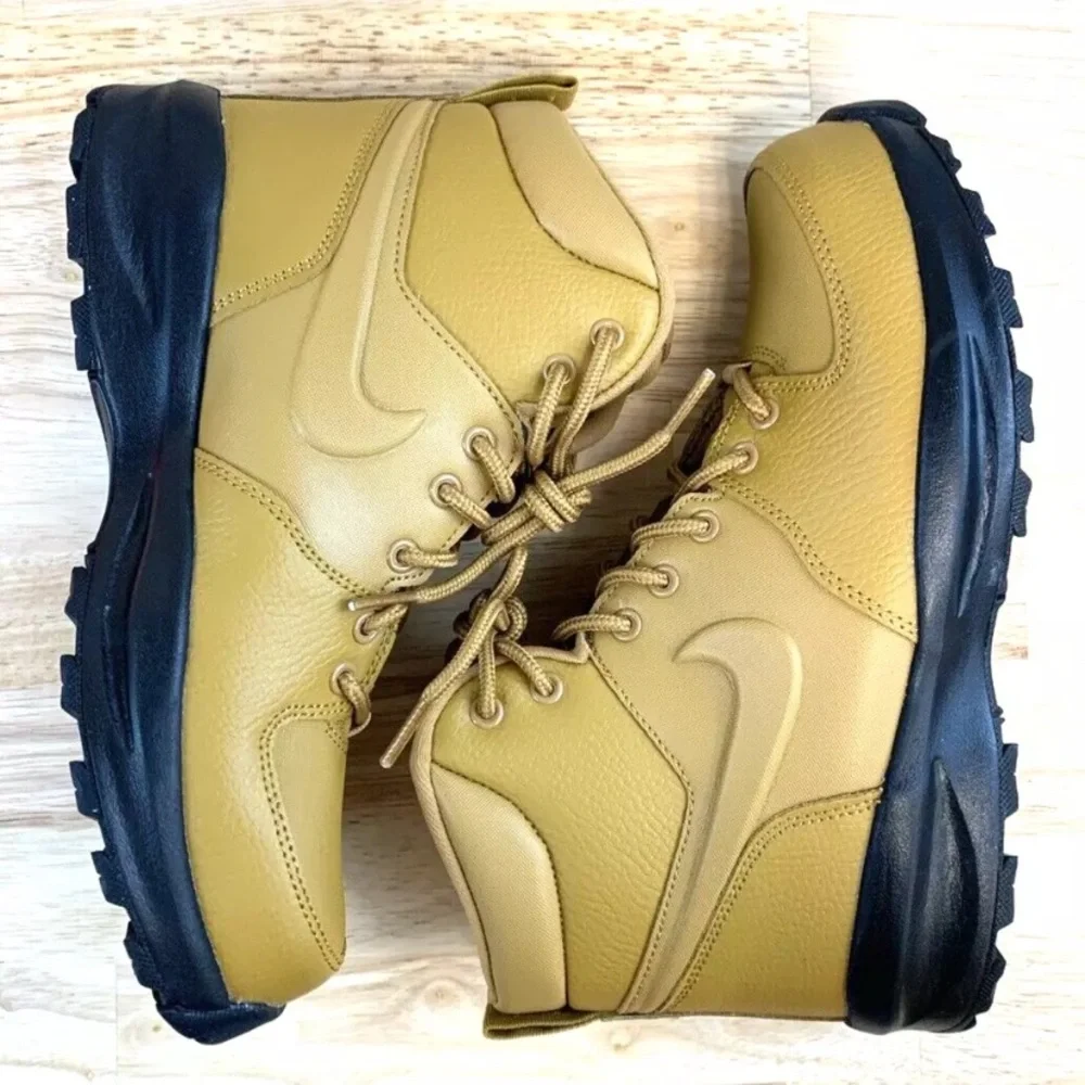 Nike Manao Leather Boots Sneakers Youth Kids Size 6Y BQ5372-700 Wheat Tan